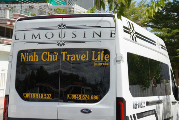 Ảnh thực tế dòng xe 18 chỗ của Ninh Chữ Travel Life